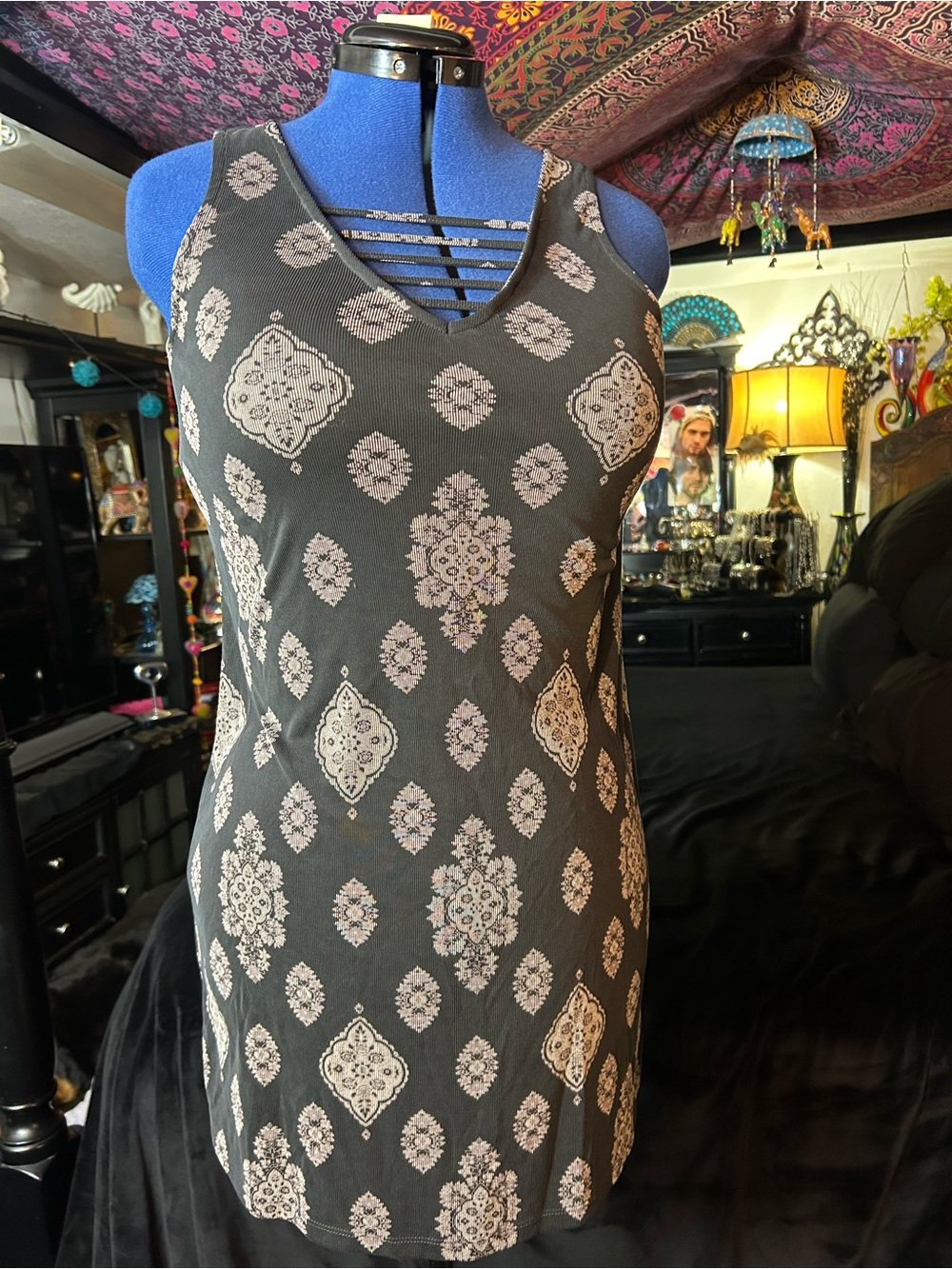 Gray & lilac Patterned Strappy mini dress-size M🦋